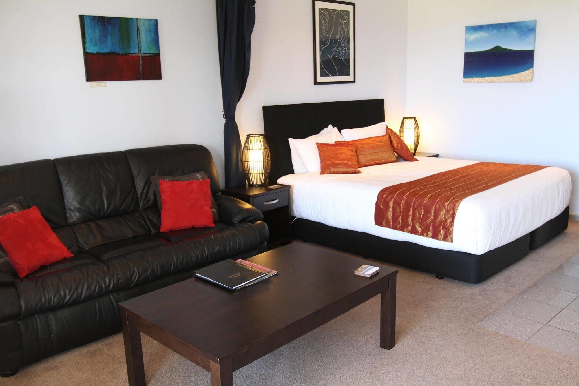 Admiralty Lodge Motel Уитианга Екстериор снимка